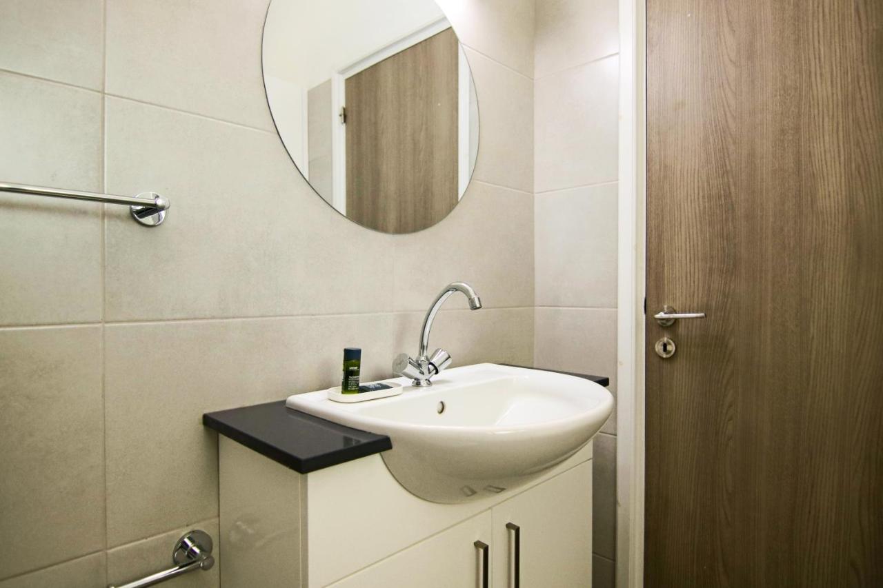 Phaedrus Living: Seaside Luxury Flat Athina 115 Apartment Paphos Luaran gambar